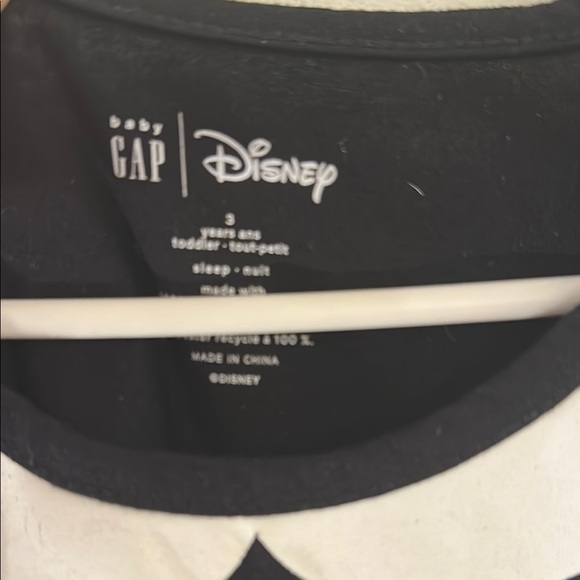 GAP Long Sleeve Black and Red Tee with Classic Design Disney Minnie - Picture 6 of 6